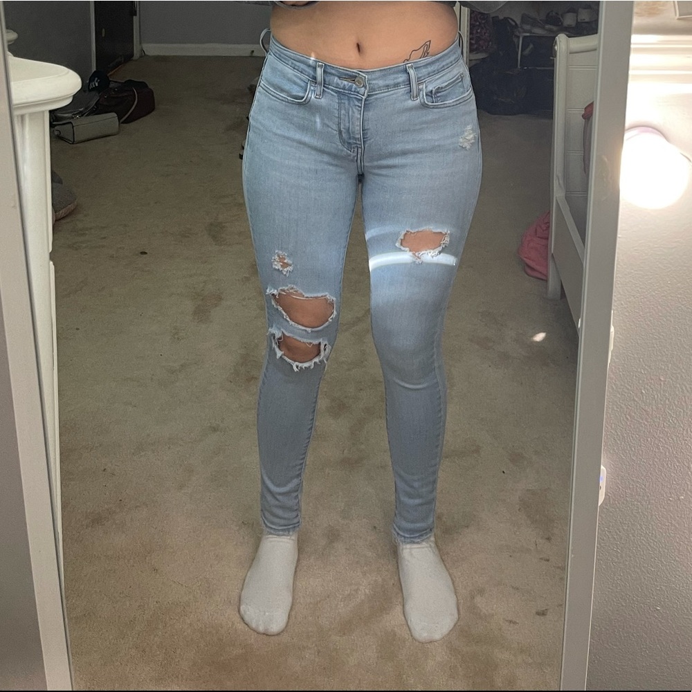 Levi’s low waisted ripped skinny jeans